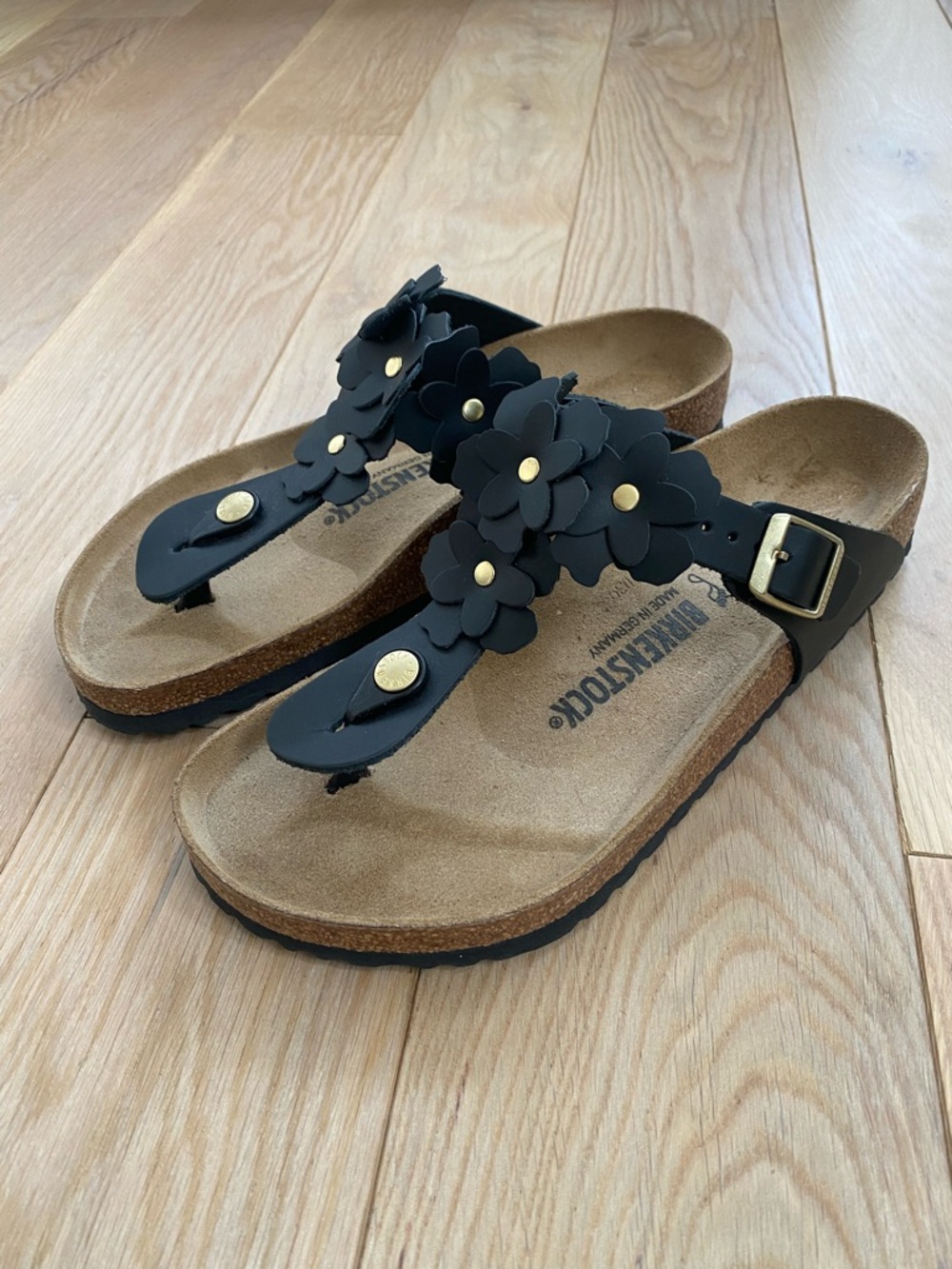 Birkenstock Black Floral Gizeh Sandal - Picture 3 of 8